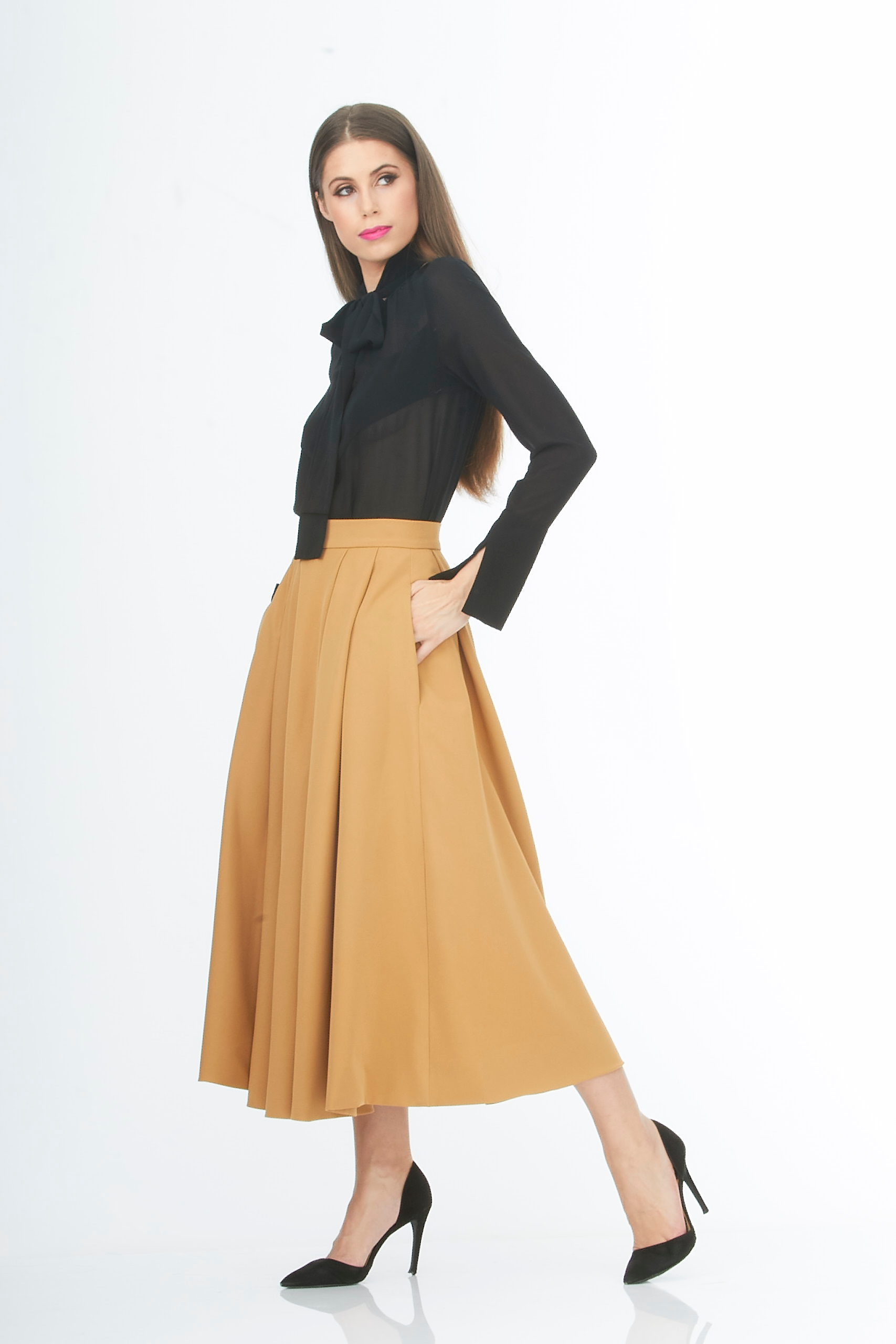 Main Couture brown calf length skirt